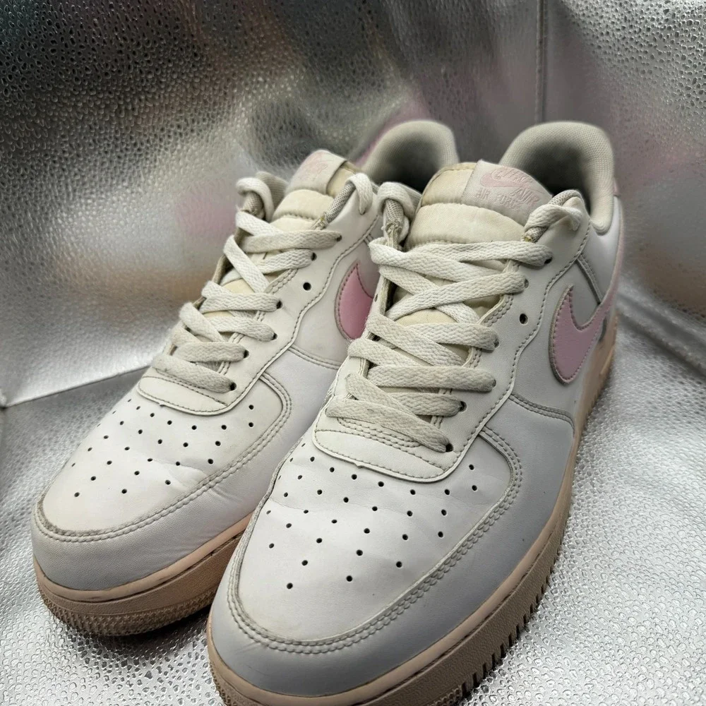 Size 11.5 Nike Air‎ Force 1 '07 Low White Pink Sole Mens Sneakers CK7663-100